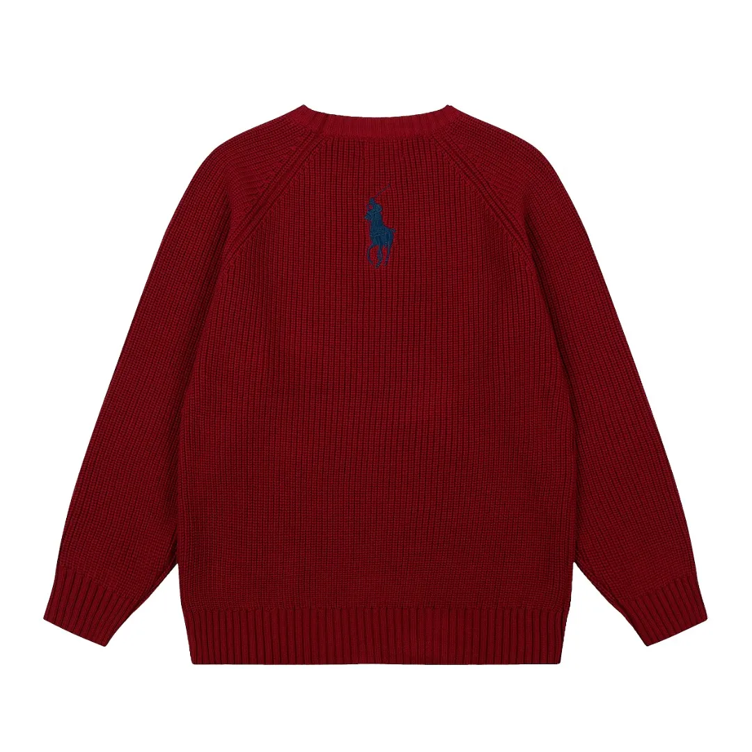 P220 Top quality" Style number: DS812# (not off the shelves all year round) [Ralph Lauren round neck piqué knitted sweater with war horse embroidery on the front and back] ✅Ralph Lauren classic basic versatile round neck pullover sweater for men and women ✅Main supply platform live broadcast Wholesale entity Replenish if out of stock Not removed from the shelves ✅ZP quality 1:1 version Scan the code to enter the GF website Counter quality ✅Detailed quality The only one in Guangzhou Imported quality cotton yarn Mainly high-end, cost-effective, good quality needless to say ✅The version is restored to the original order, the maximum size can be worn up to 200 pounds, loose, comfortable and stress-free ✅The upper body is simple and easy to match, ootd must-have style, good-looking clothes are never picky, a must-have item in the wardrobe is recommended. Size: S-XL Color: White, gray, khaki, navy blue, brown, burgundy, black with white label, black with red label